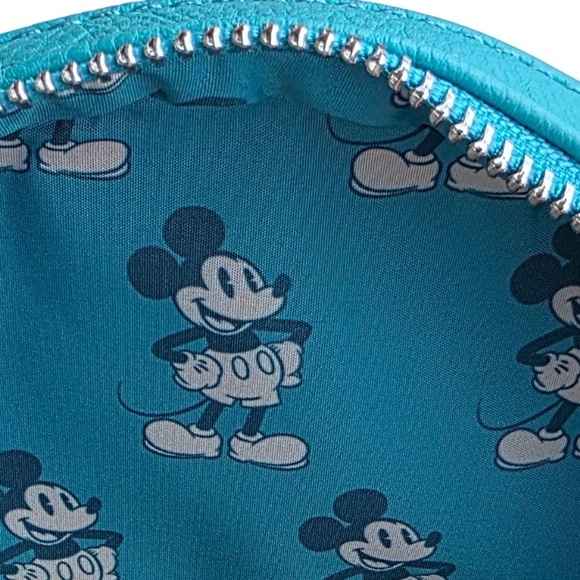 Loungefly Disney Parks Vacation Club Member Glow in DatkBackpack Hard Tag New! main image 8